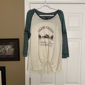 Never worn Sable Sky holiday top
